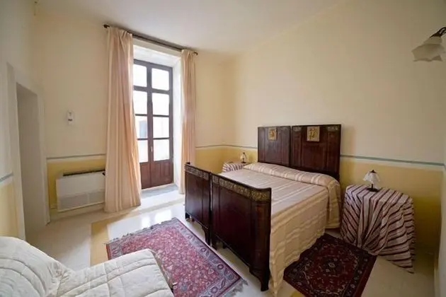 Üç Kişilik Oda