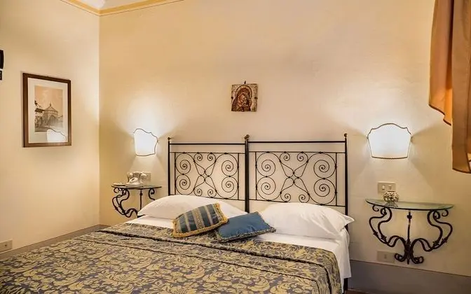 Comfort Tek Büyük veya İki Ayrı Yataklı Oda