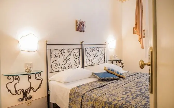 Comfort Tek Büyük veya İki Ayrı Yataklı Oda