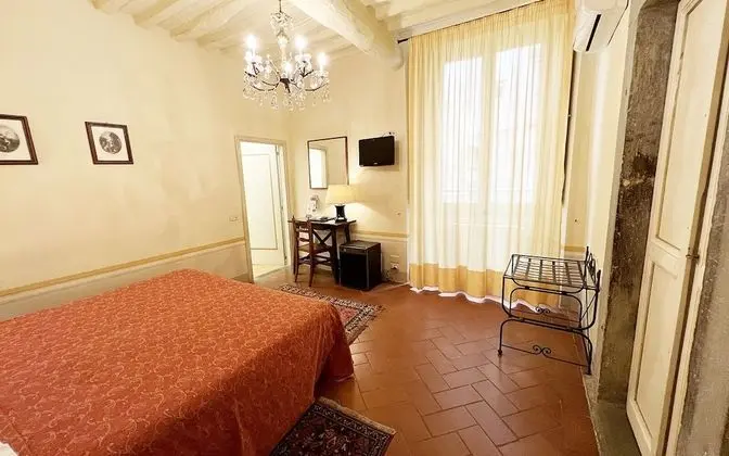 Comfort Tek Büyük veya İki Ayrı Yataklı Oda