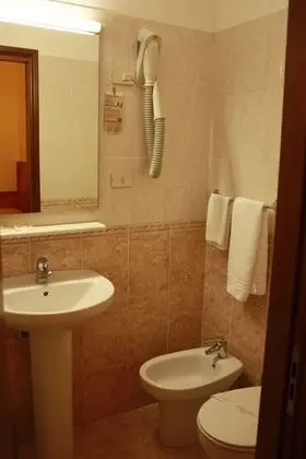 Standard Üç Kişilik Oda