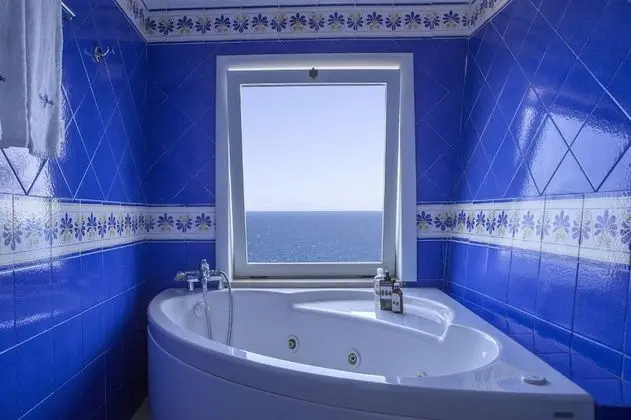 Deluxe Tek Büyük Yataklı Oda, Deniz Manzaralı
