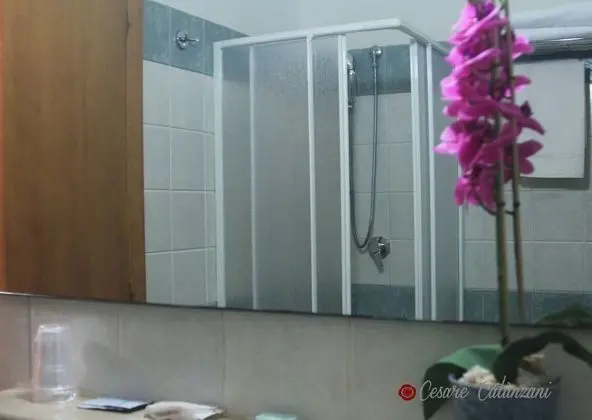 Comfort Tek Büyük veya İki Ayrı Yataklı Oda