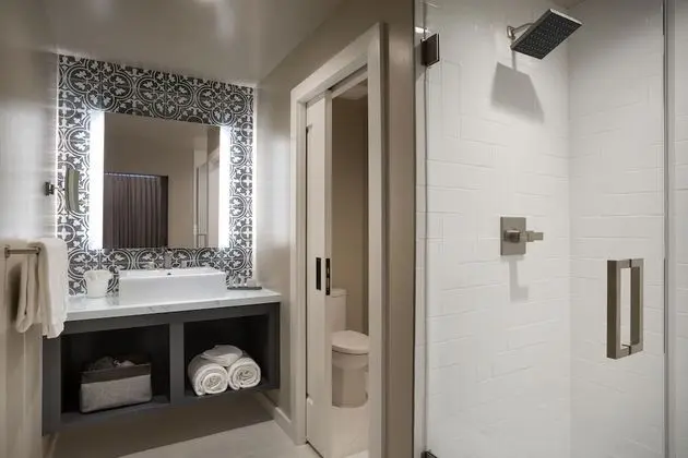 Luxury Oda, 1 En Büyük (King) Boy Yatak