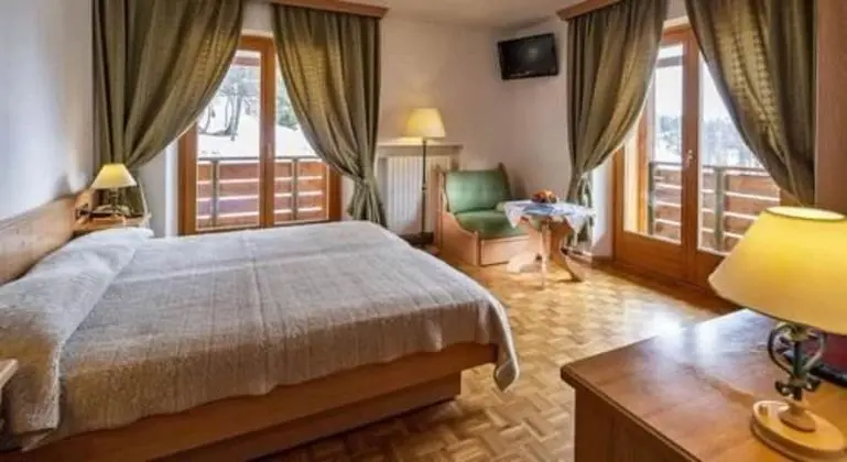 Tek Büyük Yataklı Oda (with extra bed)