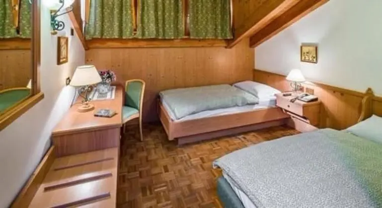 Tek Büyük Yataklı Oda (with extra bed)
