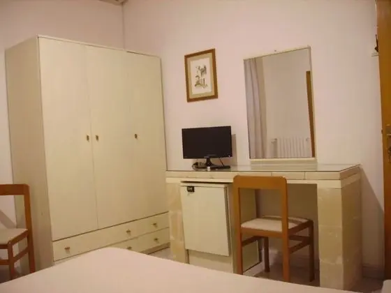 Tek Büyük Yataklı Oda, Bahçe Manzaralı