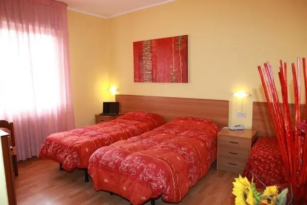 Business Tek Büyük veya İki Ayrı Yataklı Oda, Kısmi Deniz Manzaralı