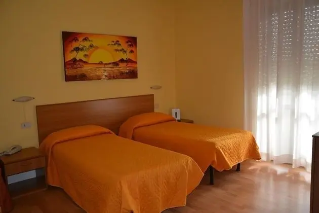 Business Tek Büyük veya İki Ayrı Yataklı Oda, Kısmi Deniz Manzaralı