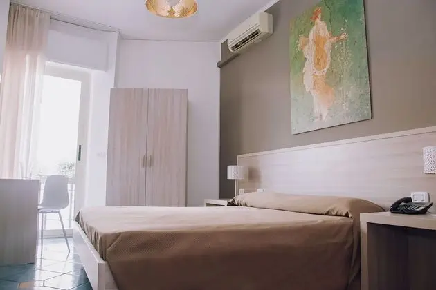 Büyük Yataklı Tek Kişilik Oda (with internal private bathroom)