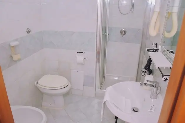 Büyük Yataklı Tek Kişilik Oda (with internal private bathroom)