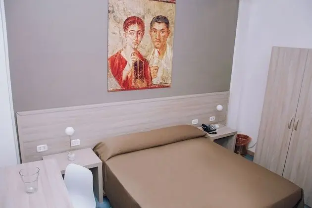 Büyük Yataklı Tek Kişilik Oda (with internal private bathroom)