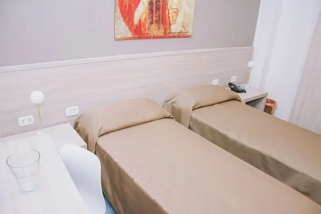 Büyük Yataklı Tek Kişilik Oda (with internal private bathroom)