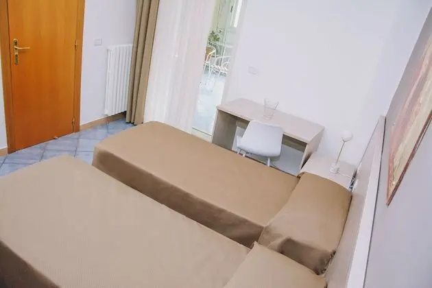 Büyük Yataklı Tek Kişilik Oda (with internal private bathroom)