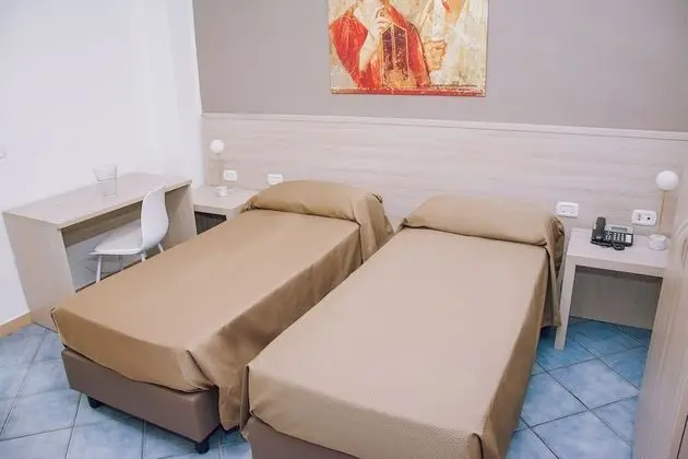 Büyük Yataklı Tek Kişilik Oda (with internal private bathroom)