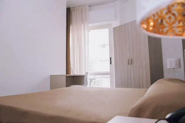 Büyük Yataklı Tek Kişilik Oda (with internal private bathroom)