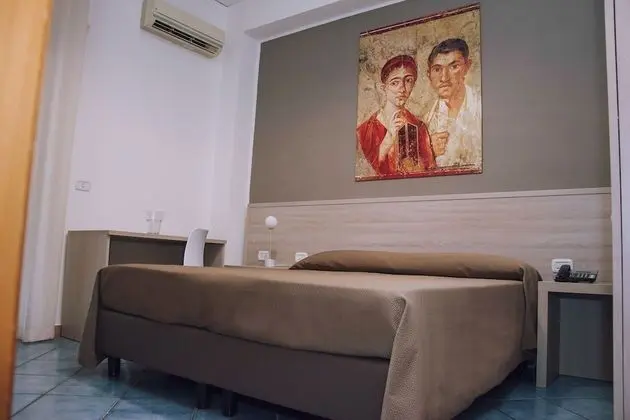 Büyük Yataklı Tek Kişilik Oda (with internal private bathroom)