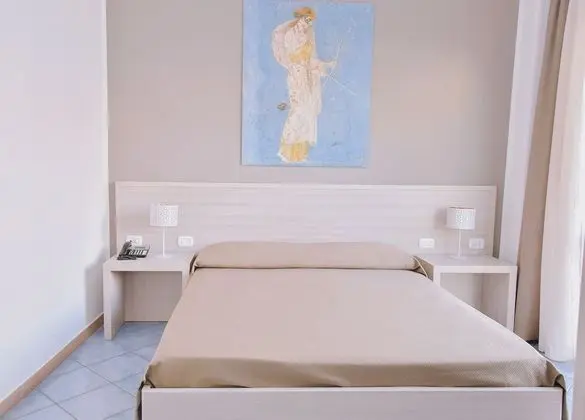 Tek Büyük Yataklı Oda (with internal private bathroom)