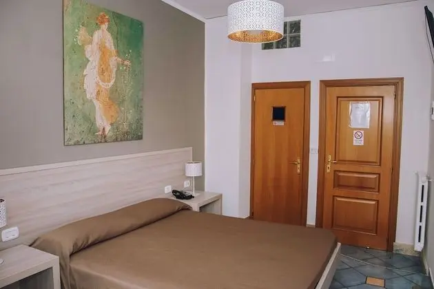 Tek Büyük Yataklı Oda (with internal private bathroom)