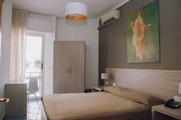 Tek Büyük Yataklı Oda (with internal private bathroom)