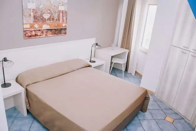 Tek Büyük Yataklı Oda (with internal private bathroom)