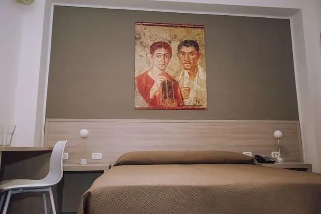 Tek Büyük Yataklı Oda (with internal private bathroom)