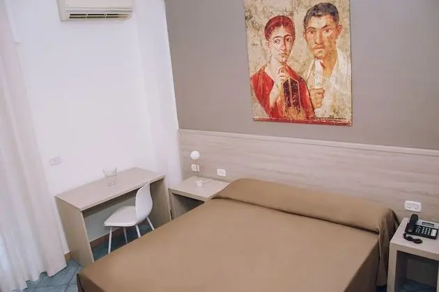 Tek Büyük Yataklı Oda (with internal private bathroom)