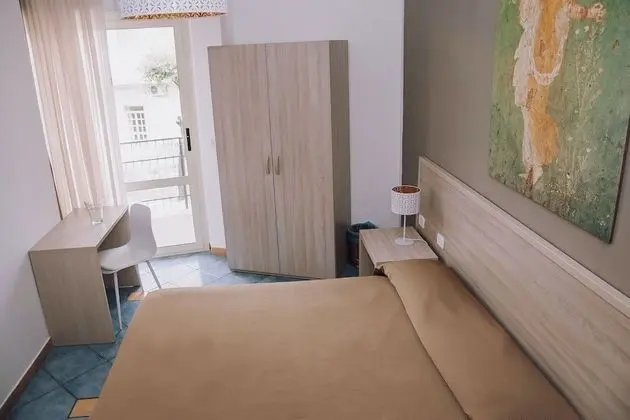 Tek Büyük Yataklı Oda (with internal private bathroom)