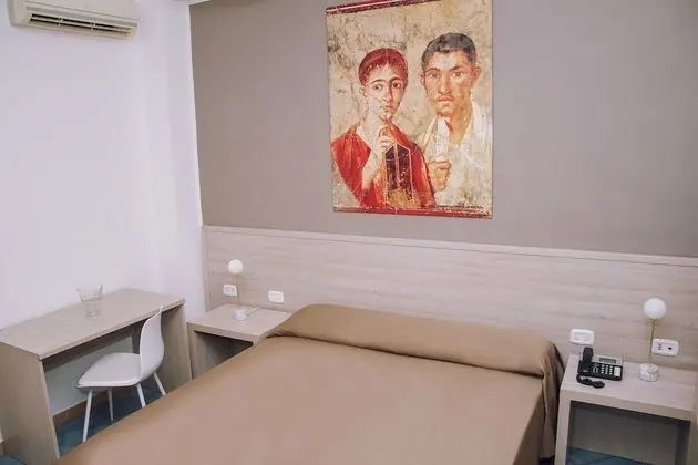 Tek Büyük Yataklı Oda (with internal private bathroom)