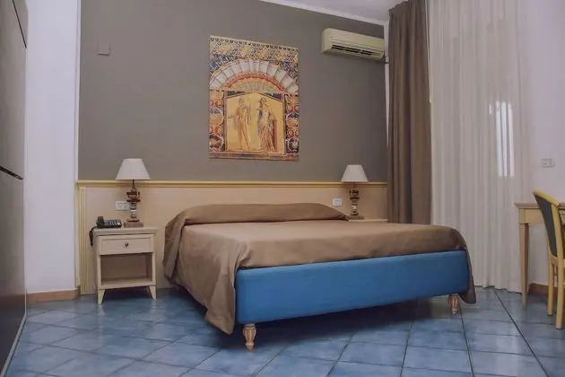 Üç Kişilik Oda (with internal private bathroom)