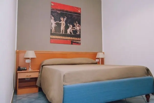 Üç Kişilik Oda (with internal private bathroom)