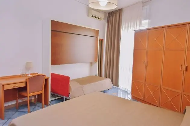 Üç Kişilik Oda (with internal private bathroom)