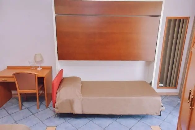 Üç Kişilik Oda (with internal private bathroom)