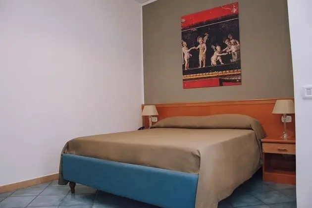 Üç Kişilik Oda (with internal private bathroom)