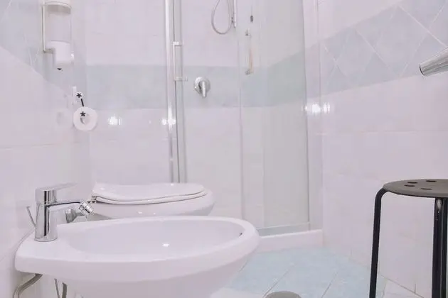 Üç Kişilik Oda (with internal private bathroom)