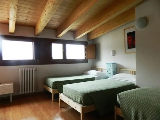 Üç Kişilik Oda
