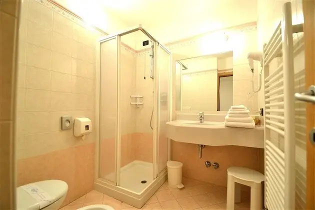 Standard Tek Büyük veya İki Ayrı Yataklı Oda