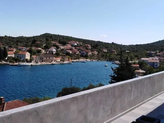 Tek Büyük veya İki Ayrı Yataklı Oda, Teras, Deniz Manzaralı