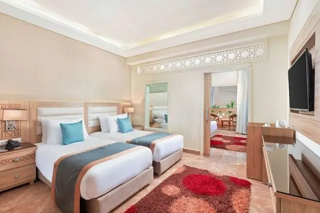 Deluxe Family Room (2 Adults + 2 Children)