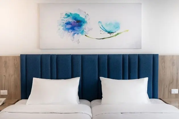 Deluxe Üç Kişilik Oda, Havuz Manzaralı