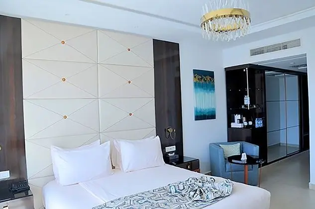 Deluxe Sea Front