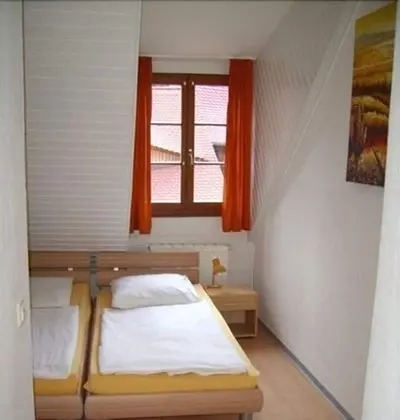 Basic Tek Büyük Yataklı Oda