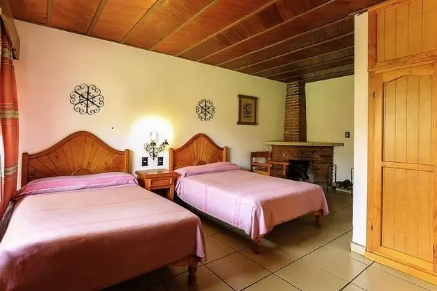 Tek Büyük Yataklı Oda, 2 Çift Kişilik Yatak