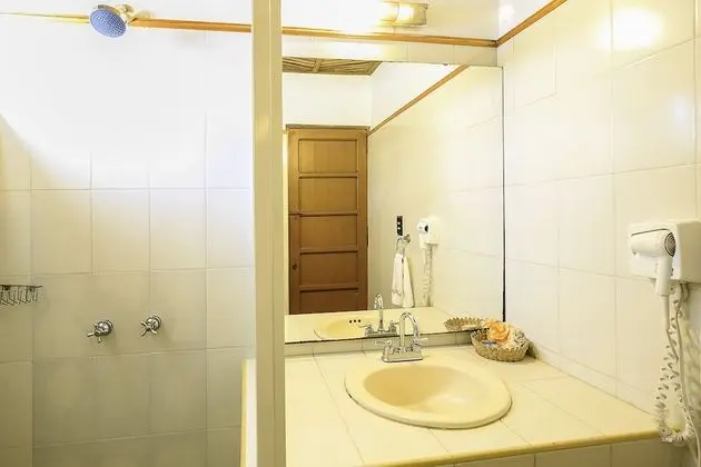 Tek Büyük Yataklı Oda, 2 Çift Kişilik Yatak