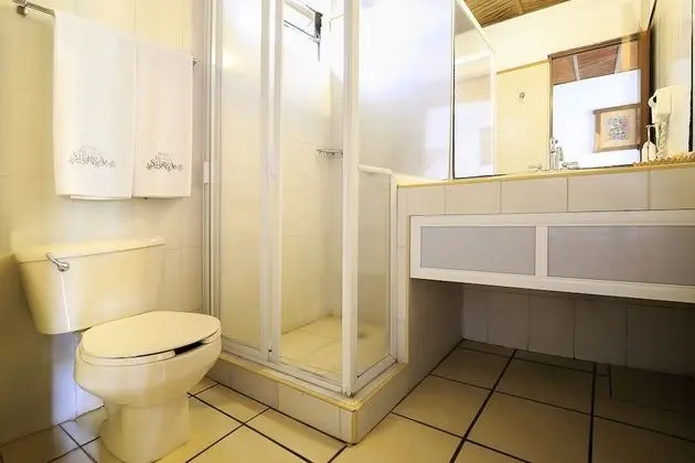 Tek Büyük Yataklı Oda, 2 Çift Kişilik Yatak