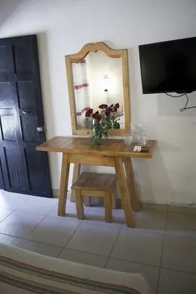 Tek Büyük Yataklı Oda, 2 Çift Kişilik Yatak