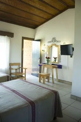 Tek Büyük Yataklı Oda, 2 Çift Kişilik Yatak