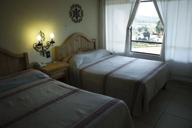 Tek Büyük Yataklı Oda, 2 Çift Kişilik Yatak