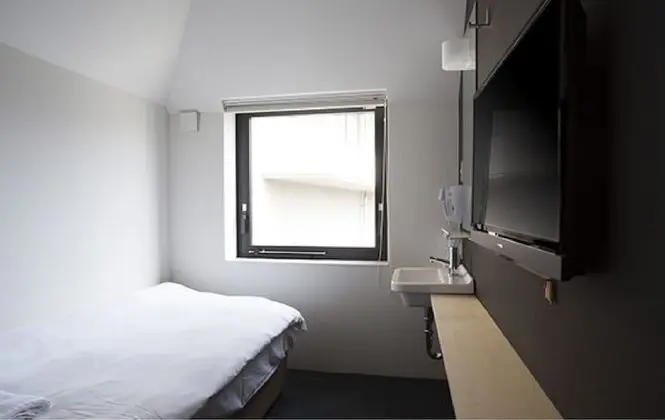 Tek Kişilik Oda, Ortak Banyo