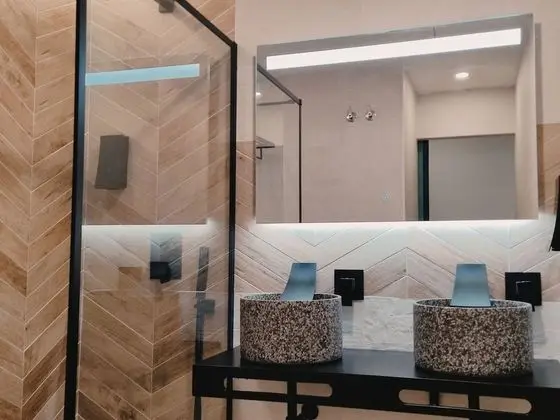 Dört Kişilik Oda, Sigara İçilmez